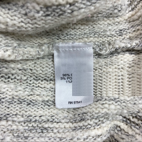 J Jill button back fringe sweater. Size Medium - Picture 5 of 9